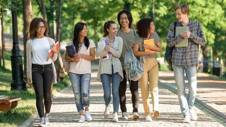 Du Học Châu Âu: Lợi Ích, Quốc Gia, Chi Phí và Kinh Nghiệm